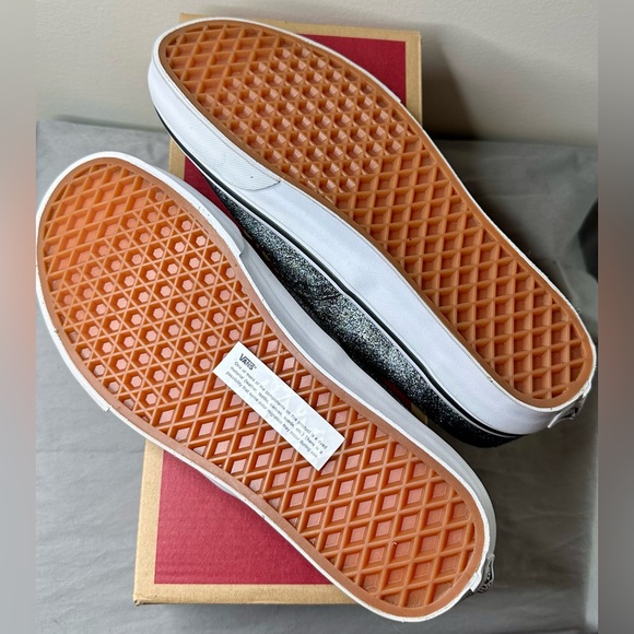 Vans Classic Black Silver Glitter Lace-Up Sneakers Women’s 8.5 / Men’s 7 – NWOT - Picture 9 of 9